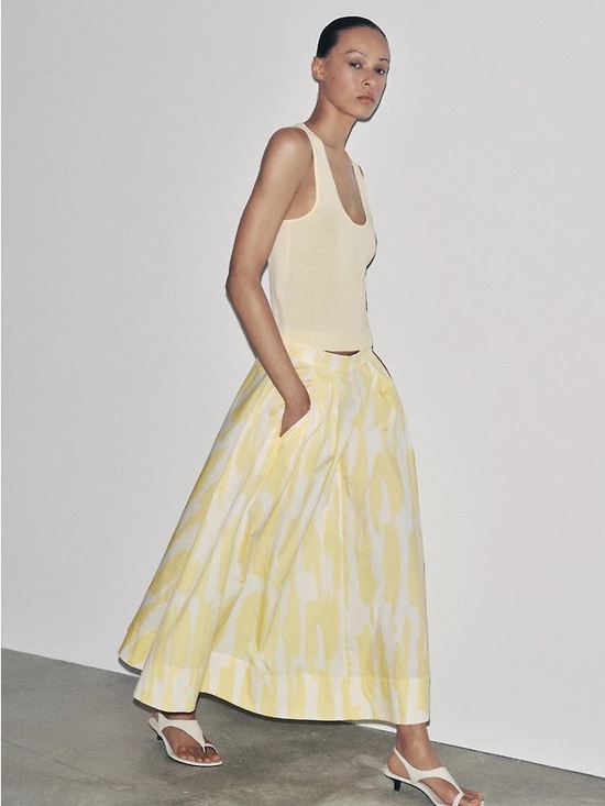 Zara Dresses & Skirts - Zara printed midi skirt medium nwt (with dust mark)
